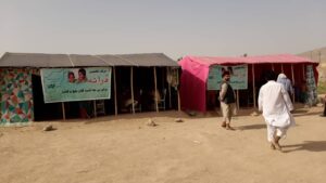 Mehr über den Artikel erfahren Aufbau von Schulungsräumen in Flüchtlingslagern
